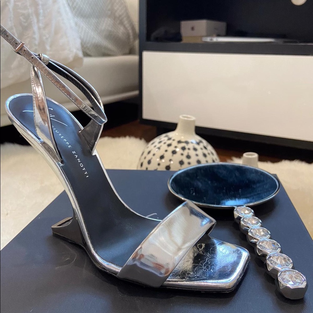 Giuseppe Zanetti Metallic Curved Wedge